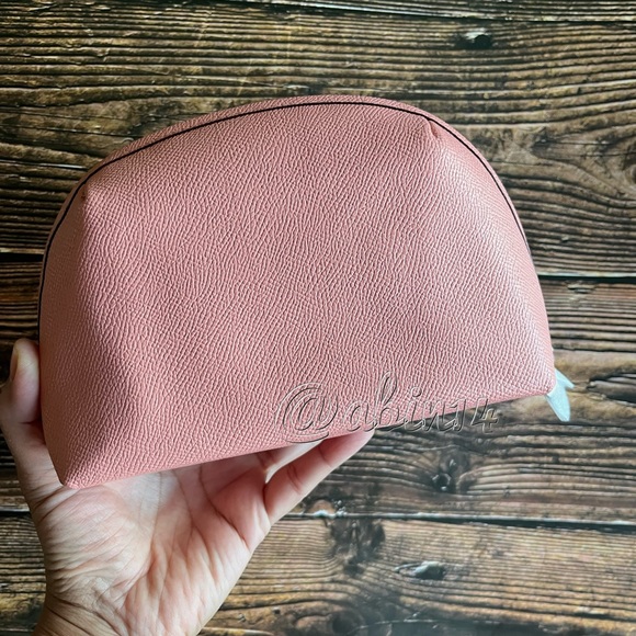NWT Coach Dome Shaped Leather Cosmetic Case Julienne 17 - Picture 2 of 5